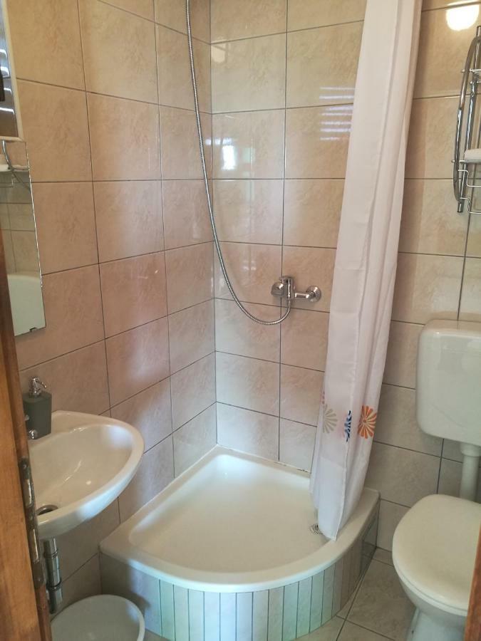 Apartments Krzelj 沃迪切 外观 照片